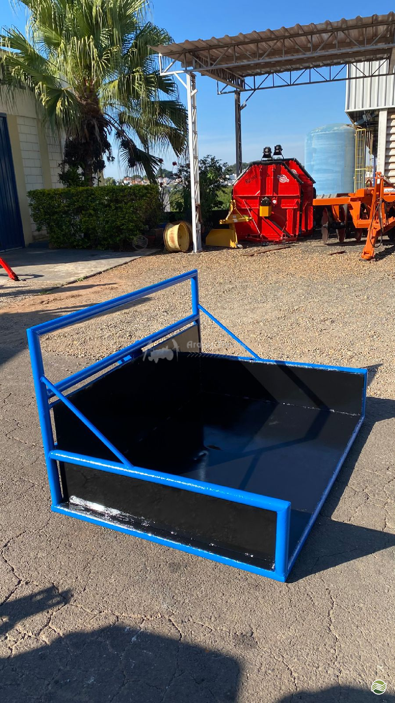 IMPLEMENTOS AGRICOLAS PLATAFORMA PARA TRATOR FIXA Araras Tratores ARARAS SÃO PAULO SP